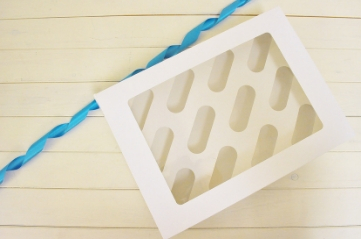 12 Cupcake Boxes